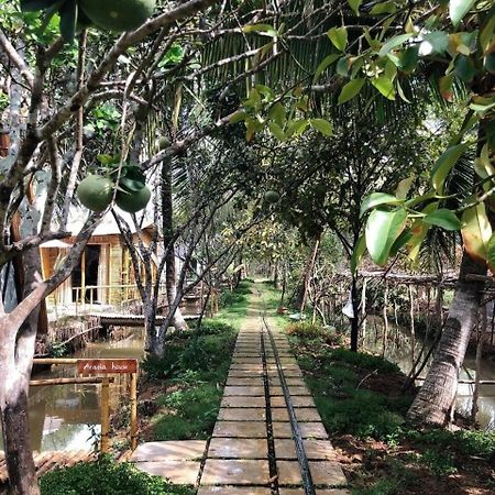 Hide Away Bungalows In Ben Tre City Esterno foto