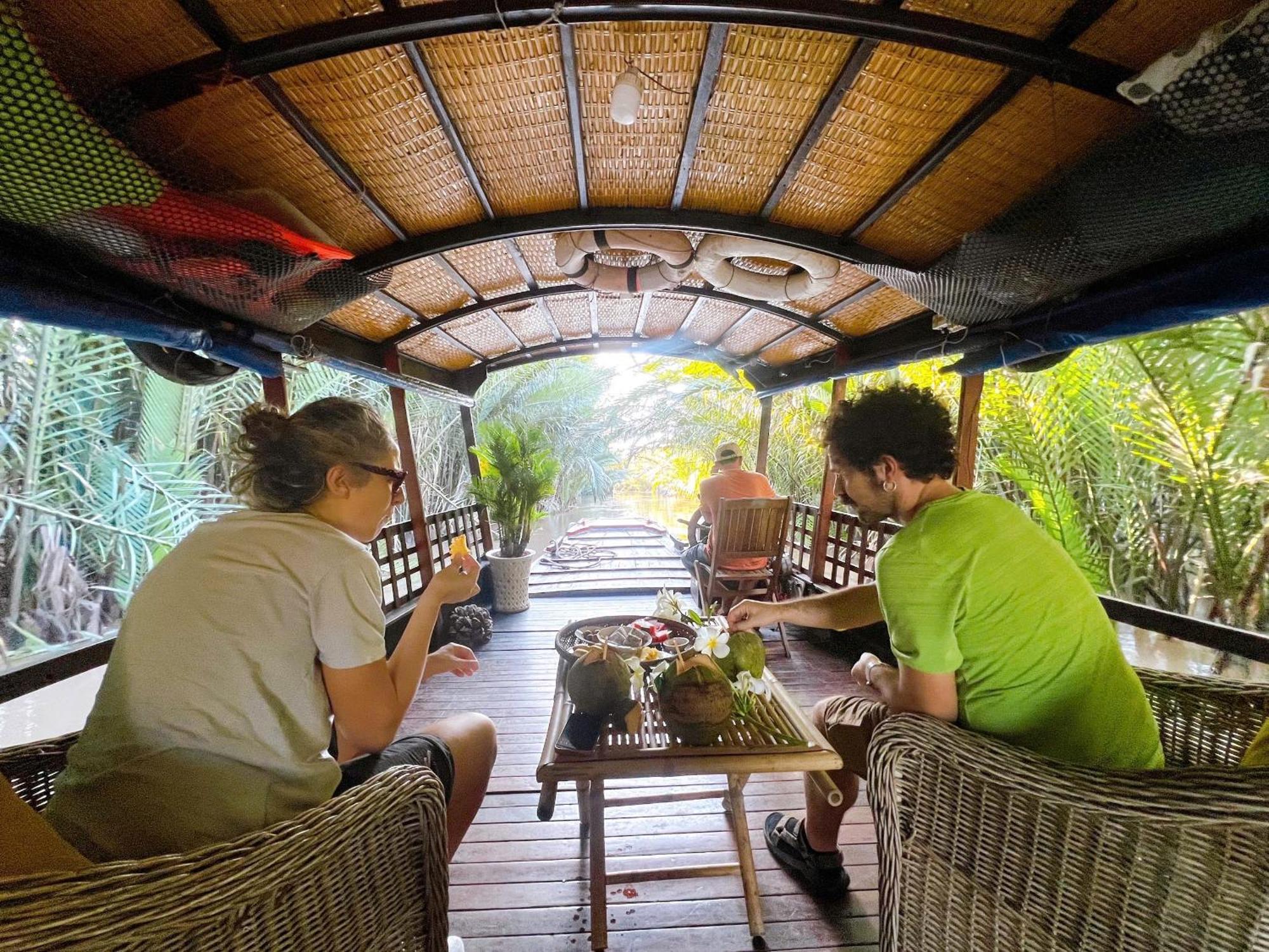 Hide Away Bungalows In Ben Tre City Esterno foto