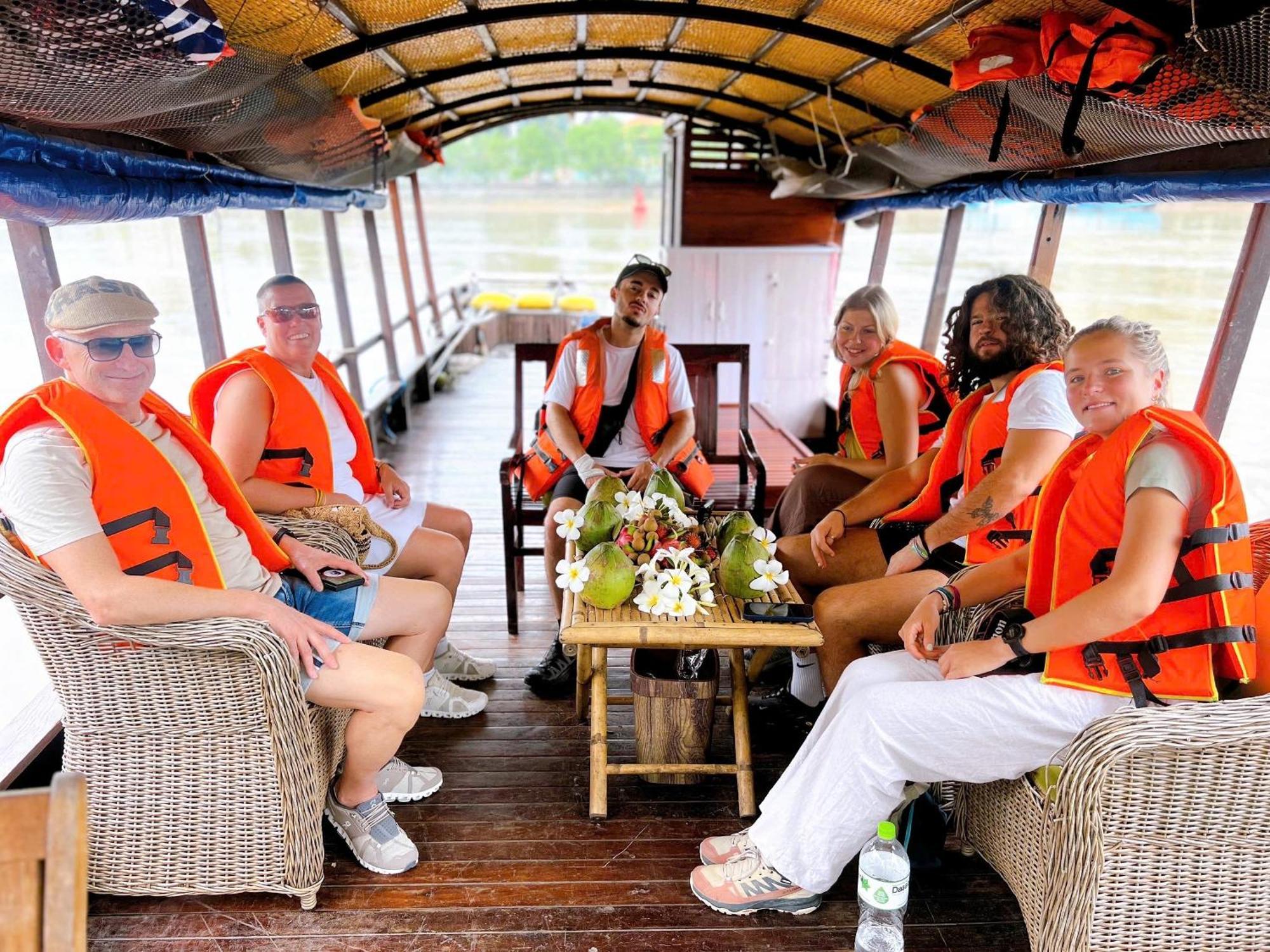Hide Away Bungalows In Ben Tre City Esterno foto
