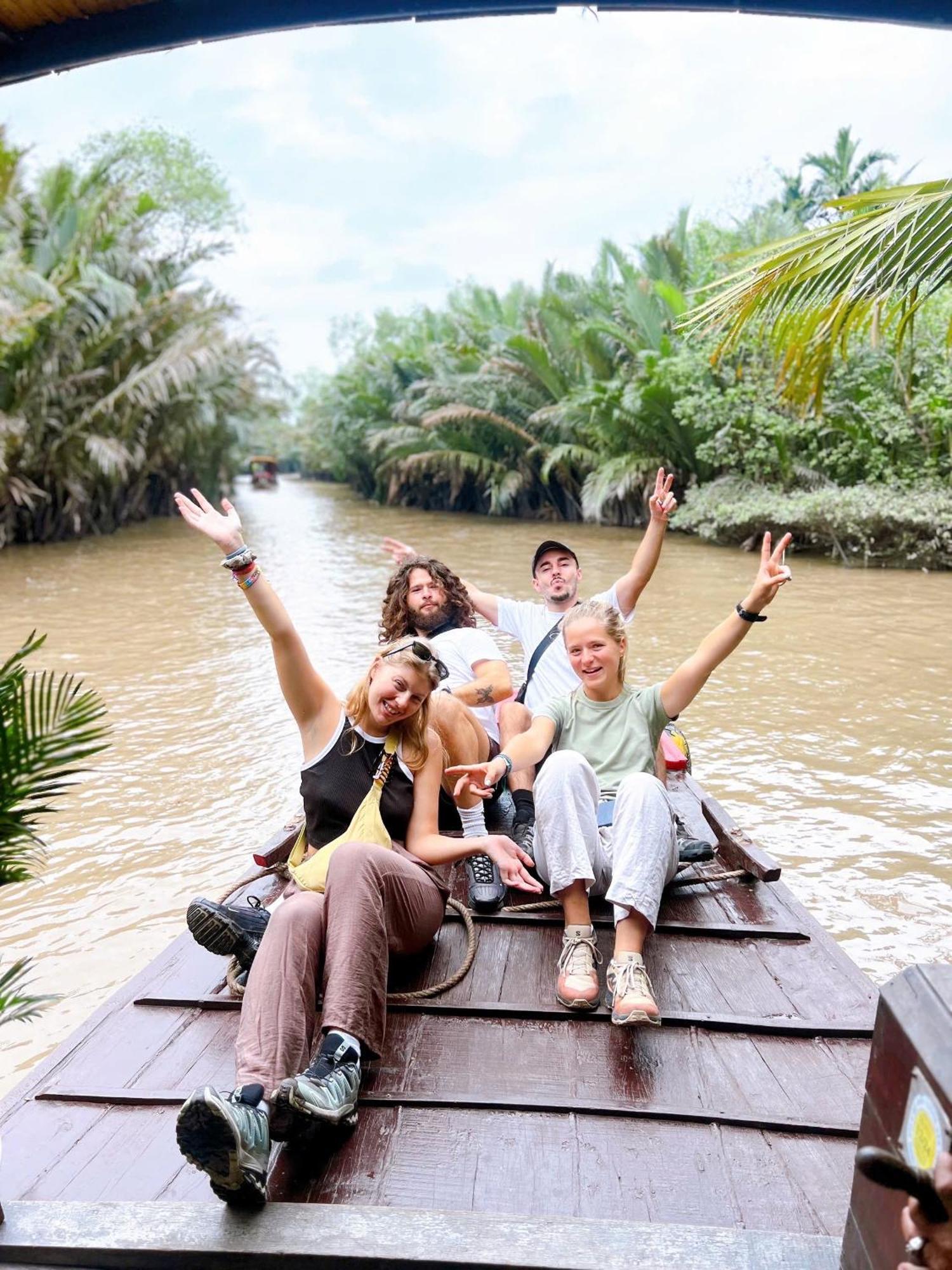 Hide Away Bungalows In Ben Tre City Esterno foto